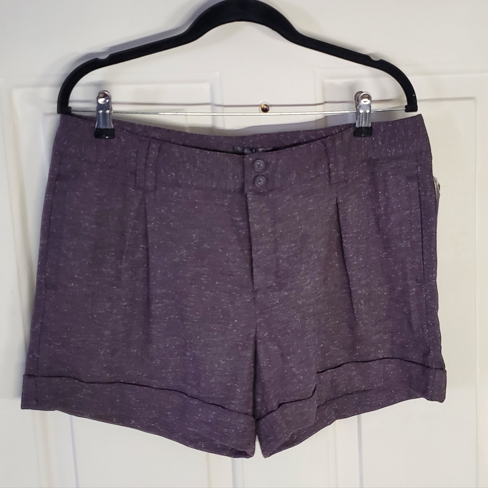 NWT- Daisy Fuentes shorts size 12